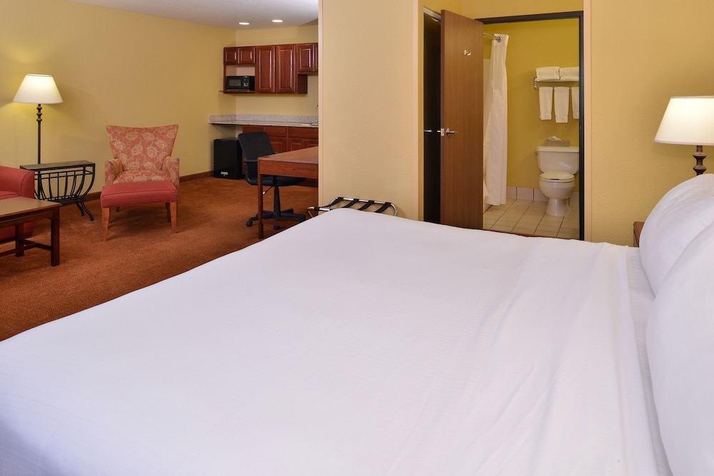 Holiday Inn Express Hotel Suites Stevens Point 21/57