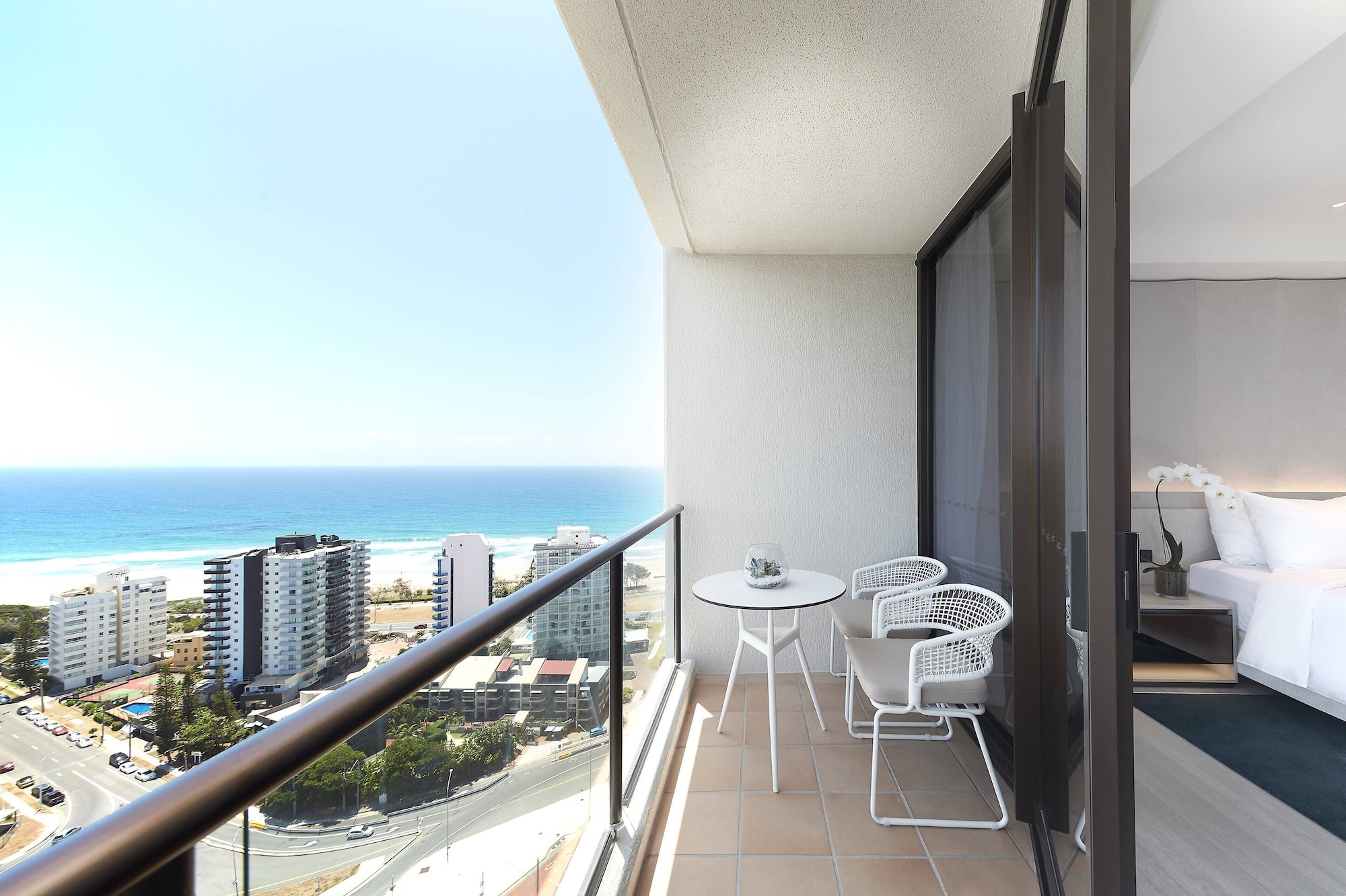 غرفة بسرير كينج بإطلالة على البحر بشرفة، Jw Marriott Gold Coast Resort Spa 3/5