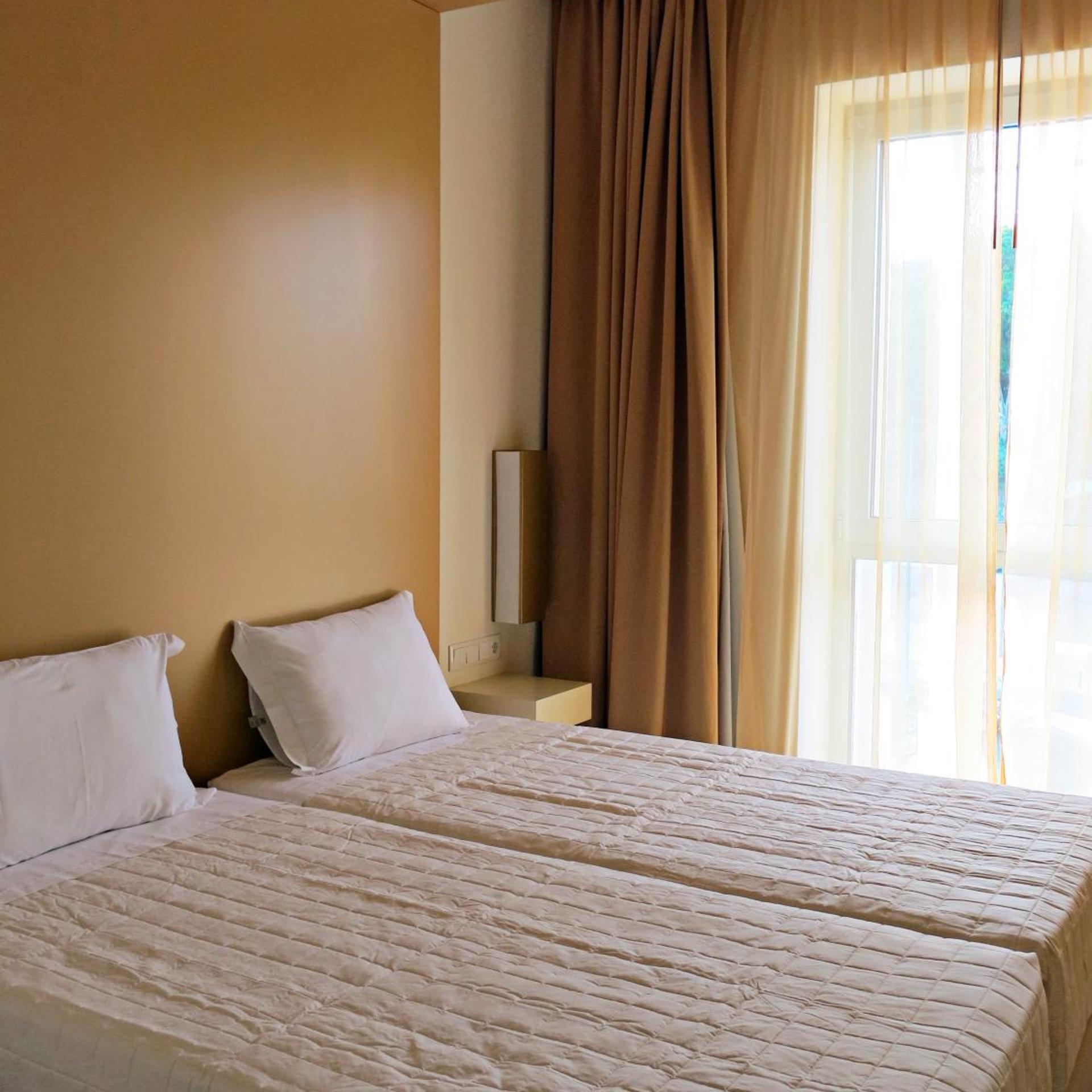 Superior, Double Bed, City View