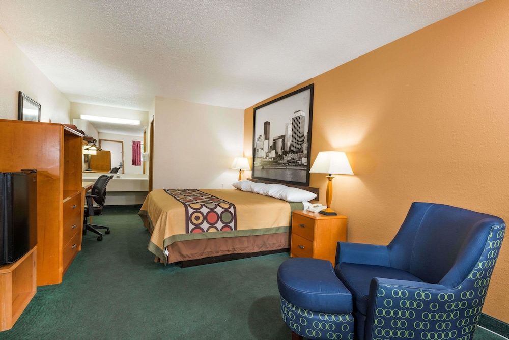 WestSpring Inn - Westlake Cleveland 26/36
