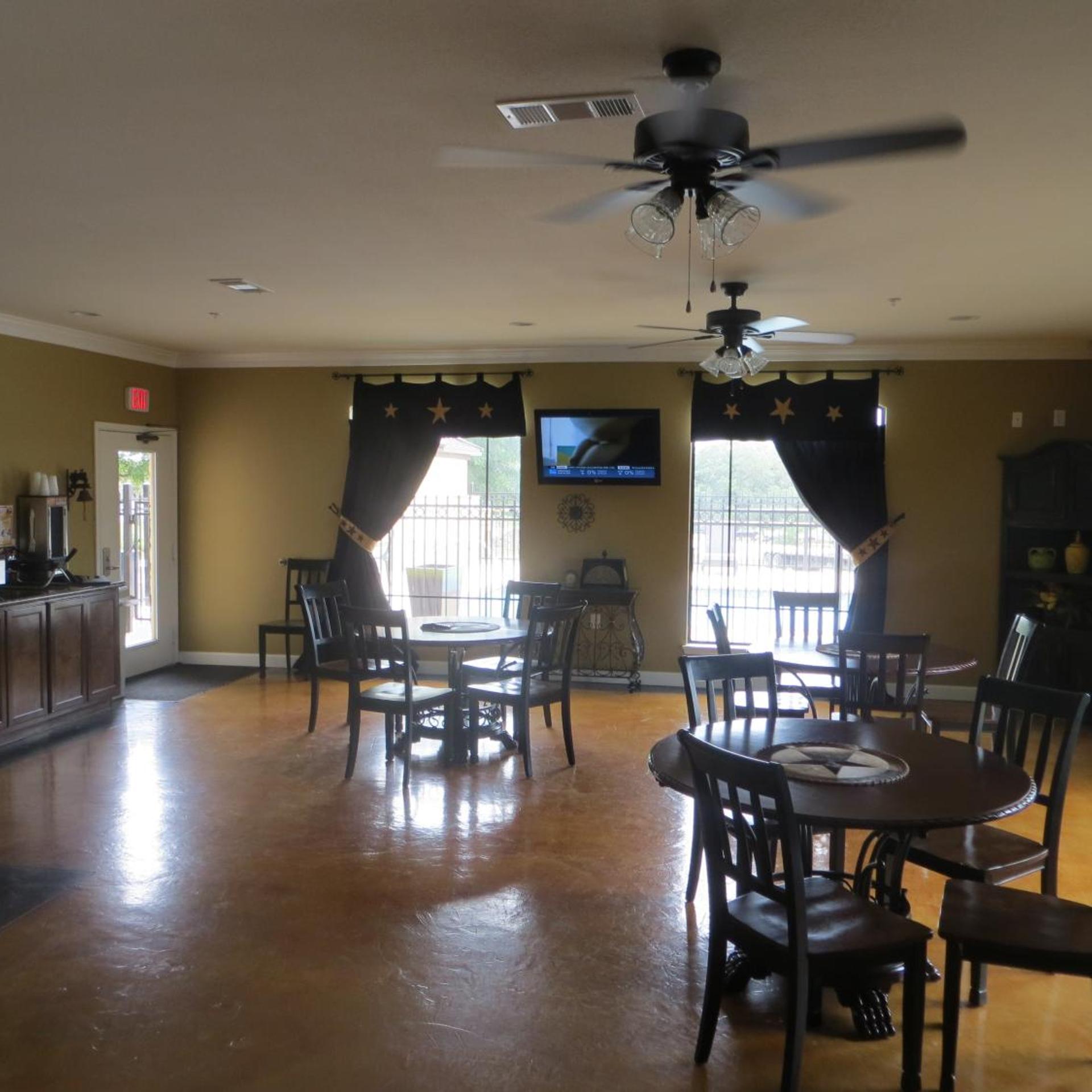 Black Gold Inn 27/43