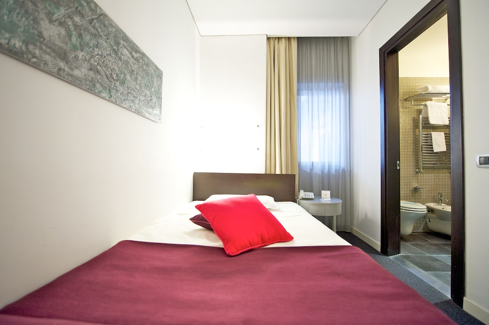 Mercure Palermo Centro 23/70