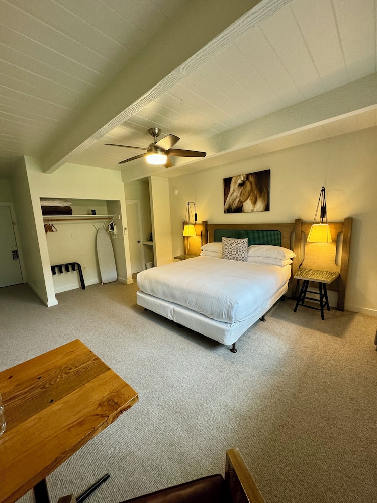 Hidden Valley Inn 13/57