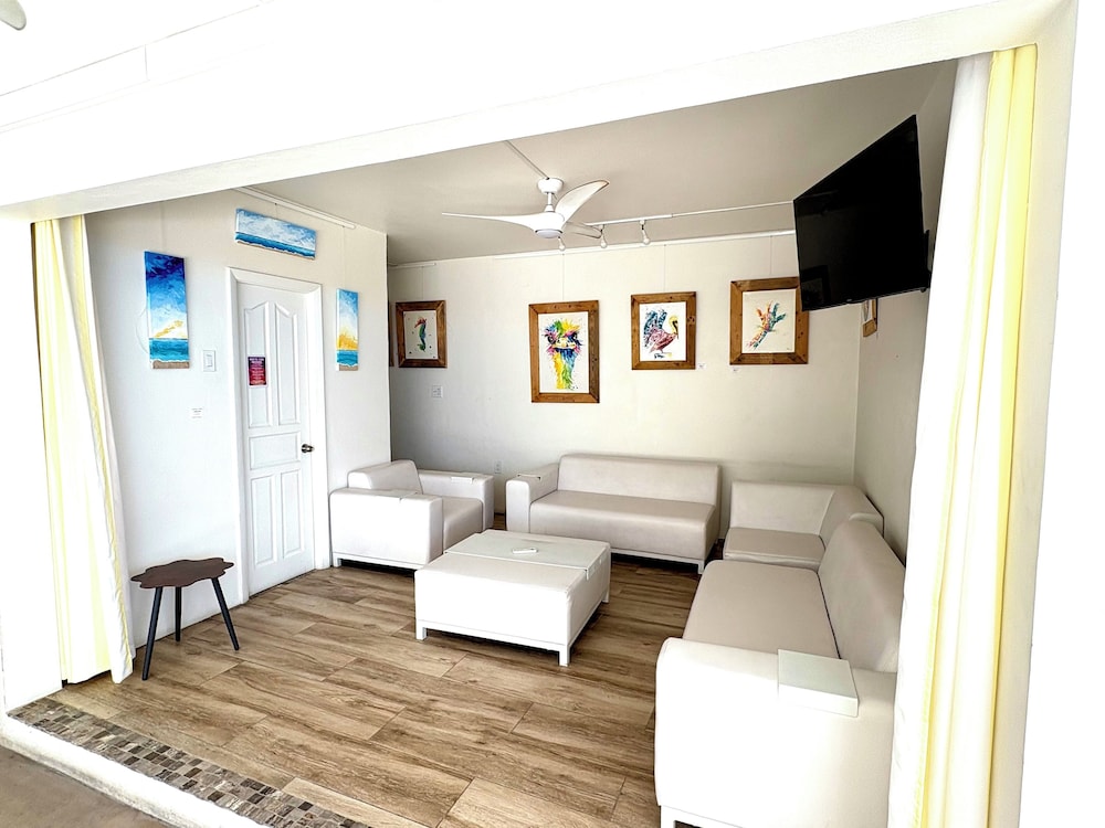 Sea View Beach Hotel 31/50