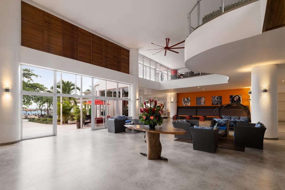 Grand Decameron Cornwall Beach, A Trademark All Inclusive 30/50
