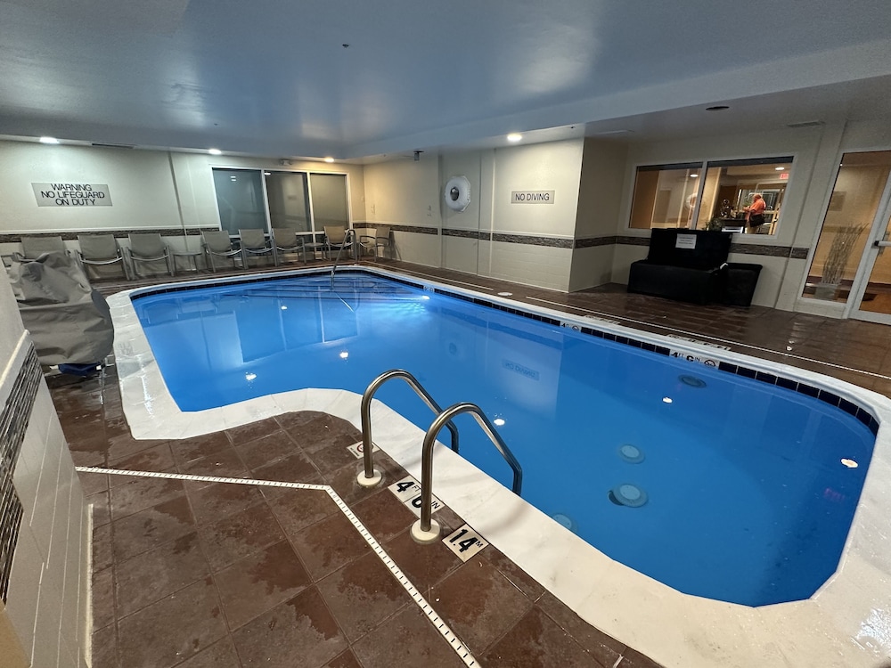 Kings Inn And Suites Mason Ex Springhill Suites By Marriott Cincinnati Northeast 16/27