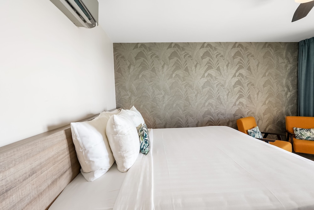 Room, King Bed, Ocean Front، Lions Dive Beach Resort Curacao 7/10