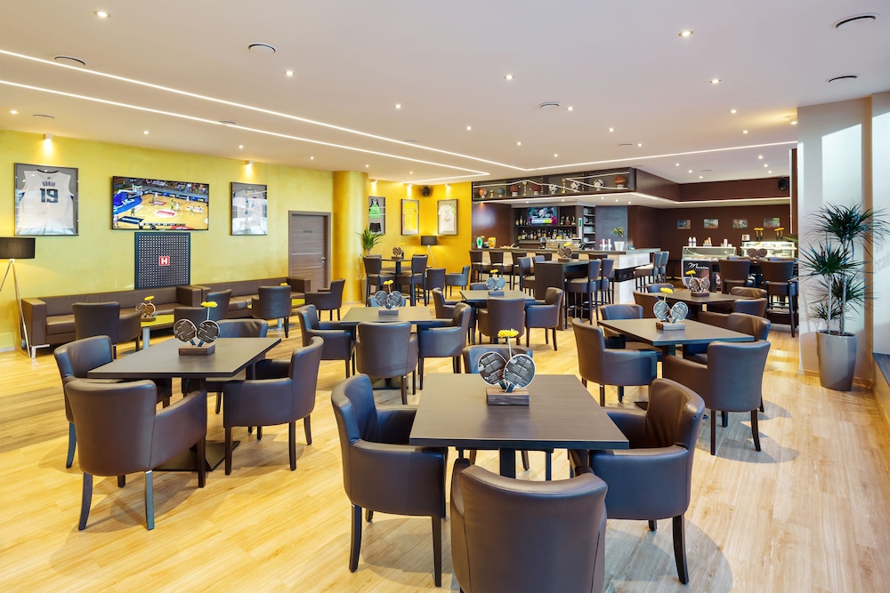 restaurant cafeteria