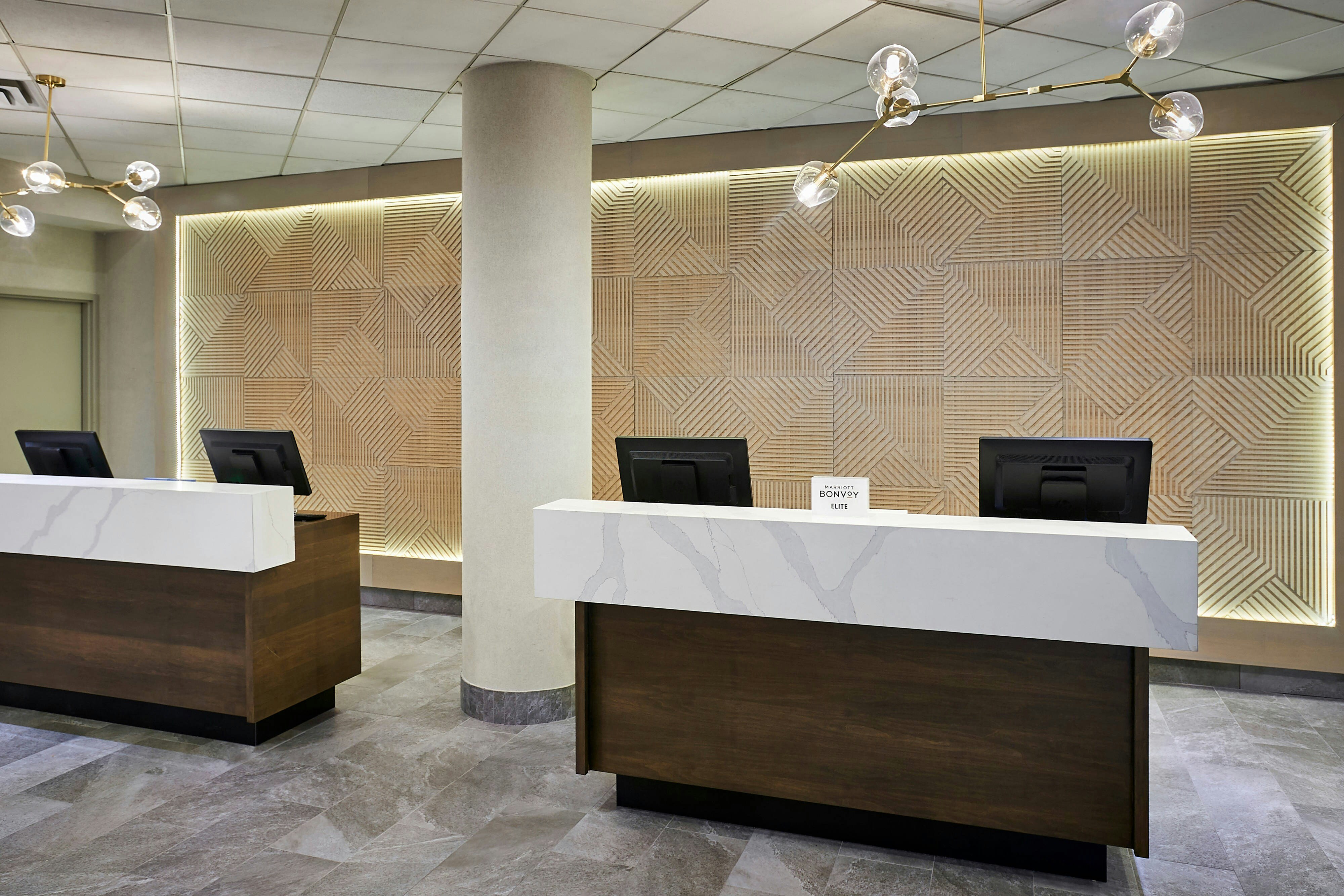 Delta Hotels By Marriott Toronto Mississauga 5/32