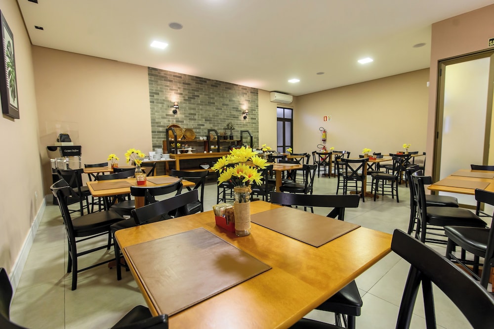 Hotel Santa Cruz 32/48