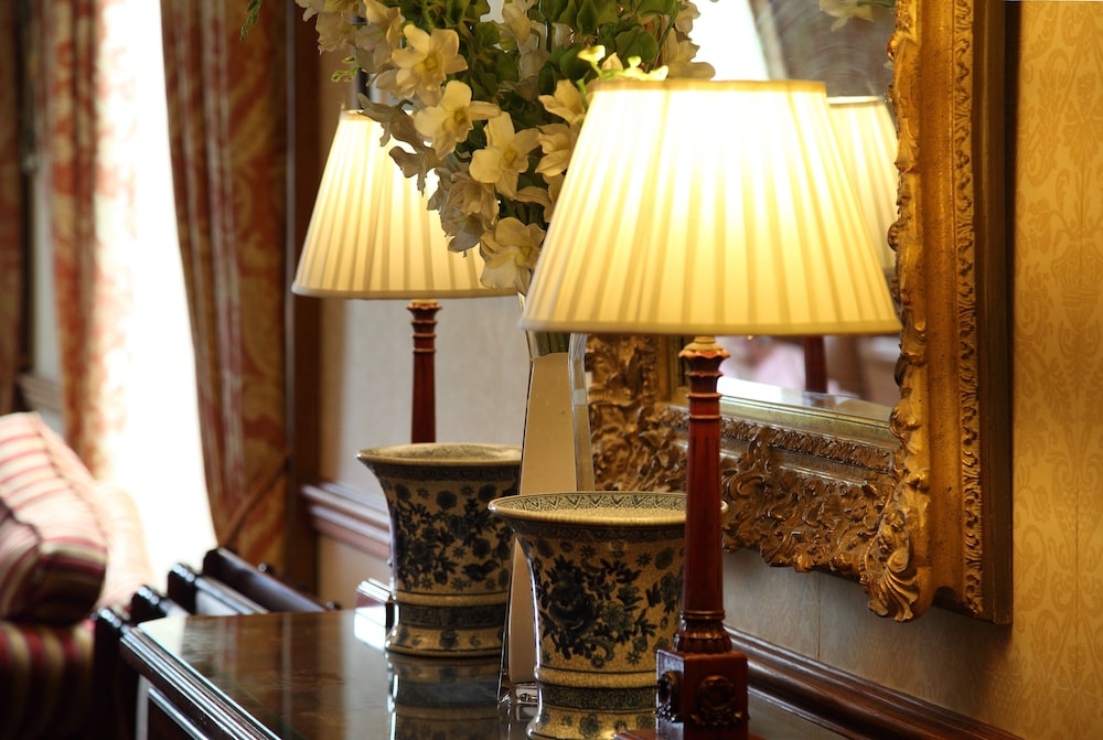 Macdonald Crutherland House 3/65