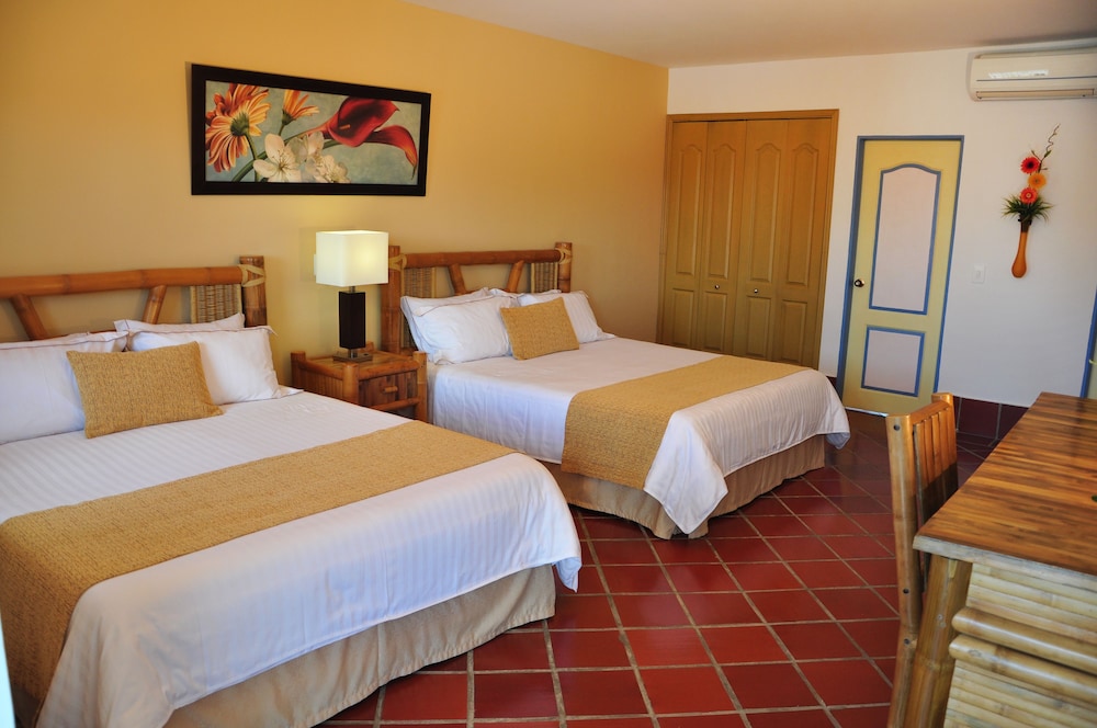 Hotel Campestre Las Camelias 24/71