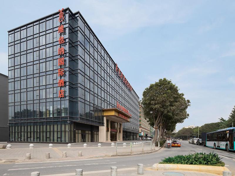 Vienna International Hotel (South Gate of Shenzhen International Convention and Exhibition Center) 9/39
