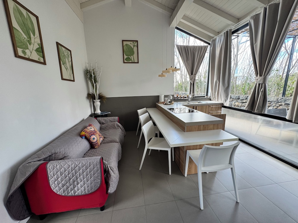 Tale Restaurant & Suite 58/75