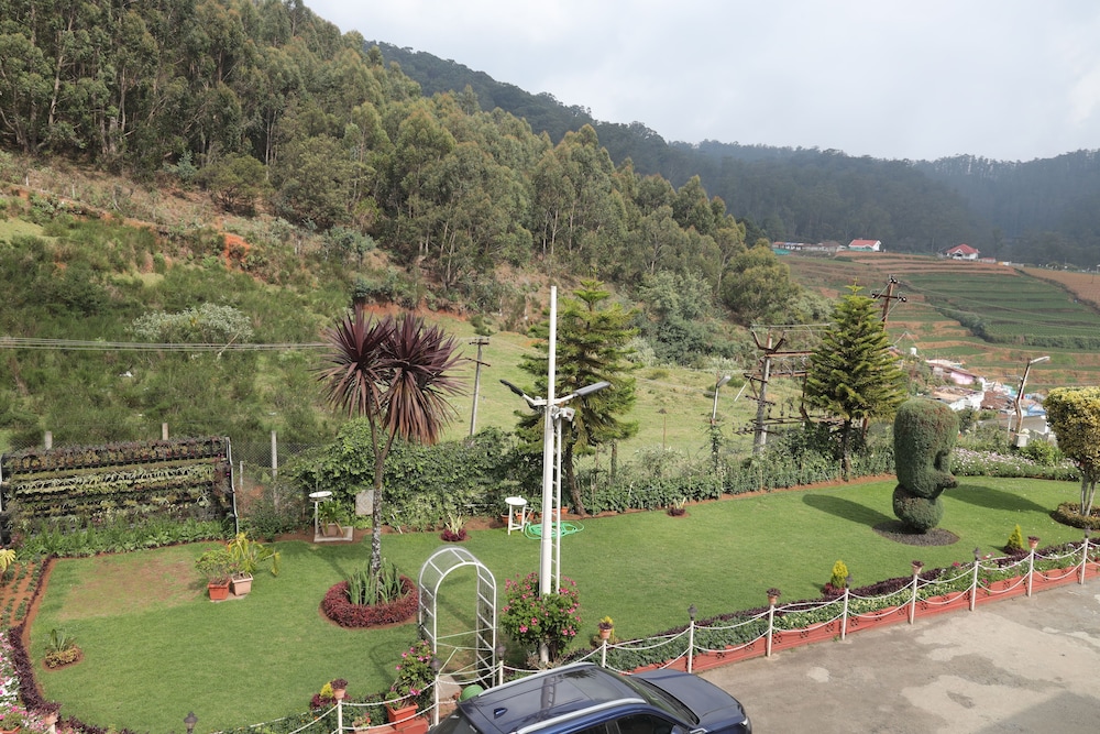 Delightz Inn Tiger Hill Resorts 23/50