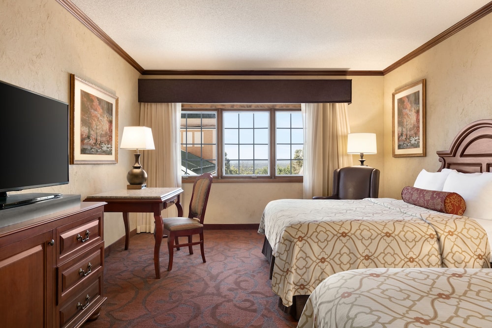 Chateau On the Lake Resort Spa And Convention Centre 28/66