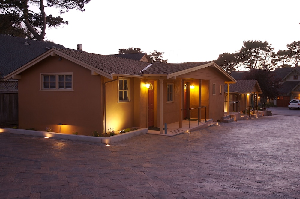 Sunset Inn 3/58