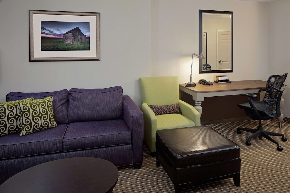 Hilton Garden Inn Hartford North/Bradley Intl Airport 32/50