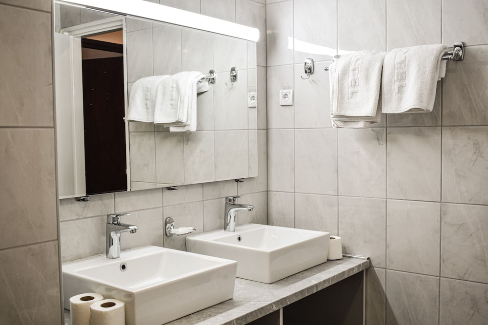 Slavija Hotel 28/32