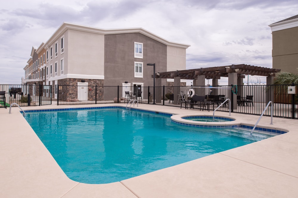 Holiday Inn Express Sierra Vista 1/76