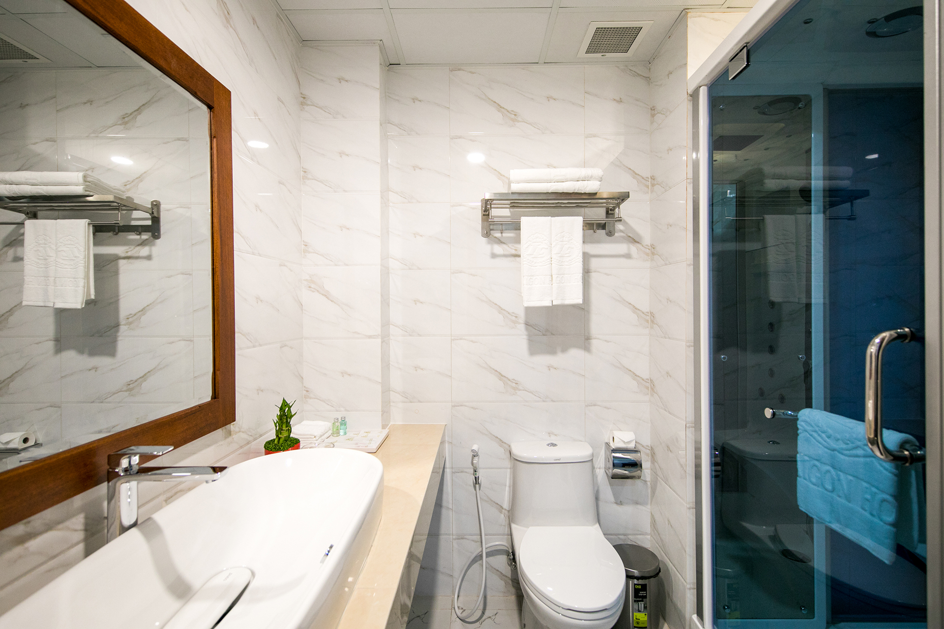 غرفة بسرير كينج، Le Saigon Hotel 3/4