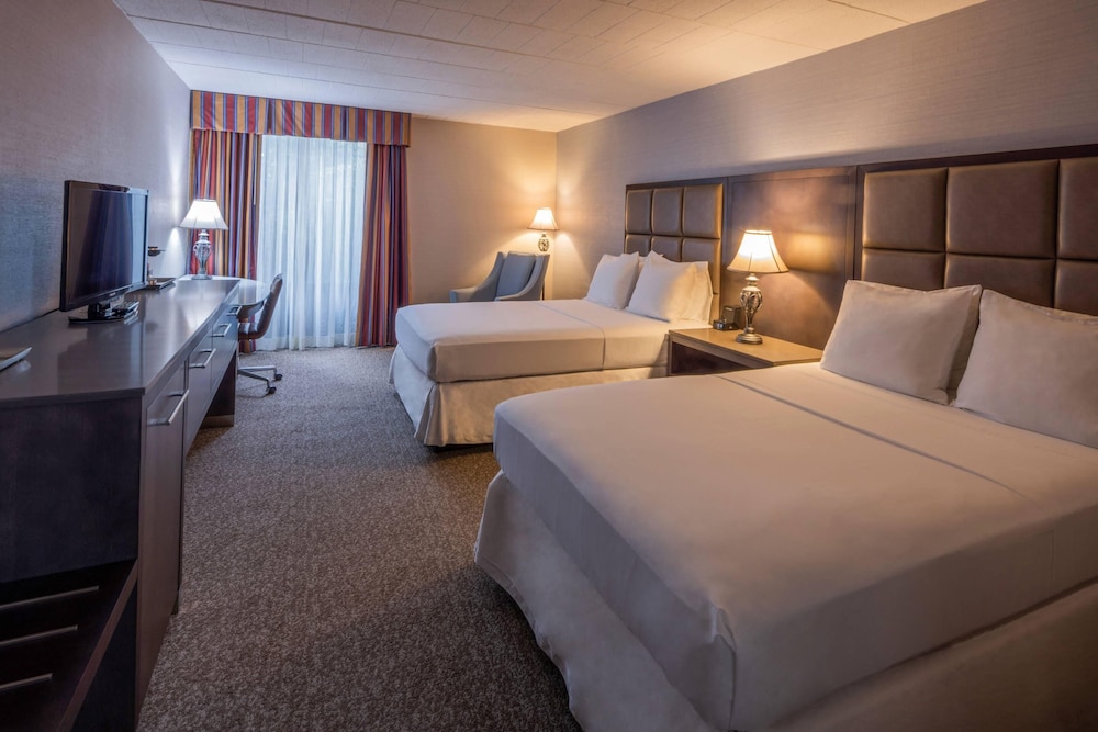 Room, 2 Double Beds, Pool Side