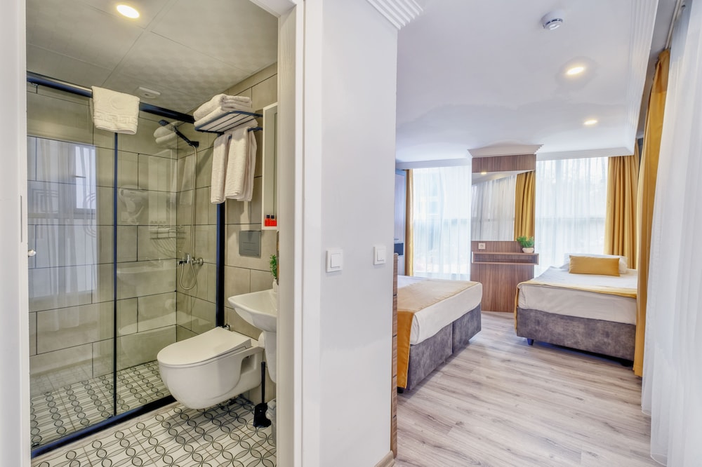 Terra Rossa Suites 40/44