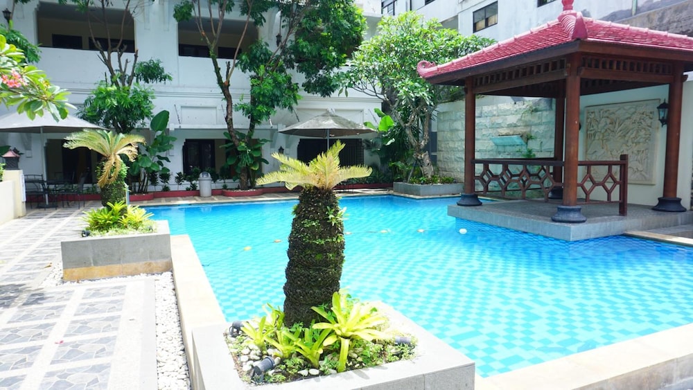 Hotel Pelangi Malang 55/58