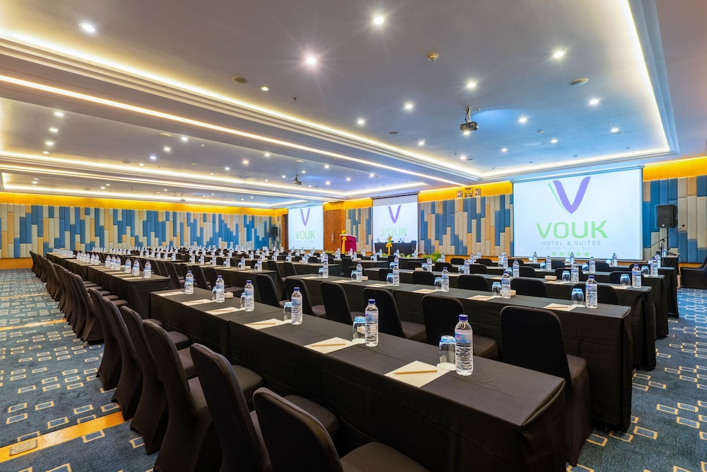 Vouk Hotel And Suites 64/71