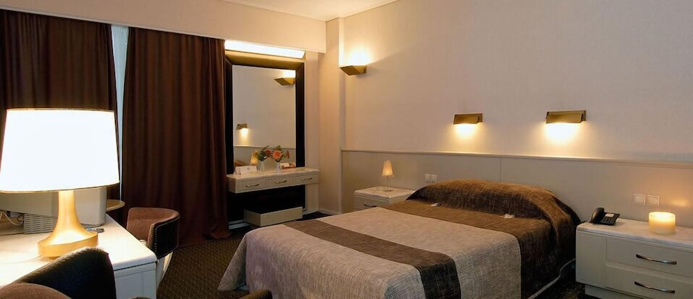 Mercure Patras Astir 18/69