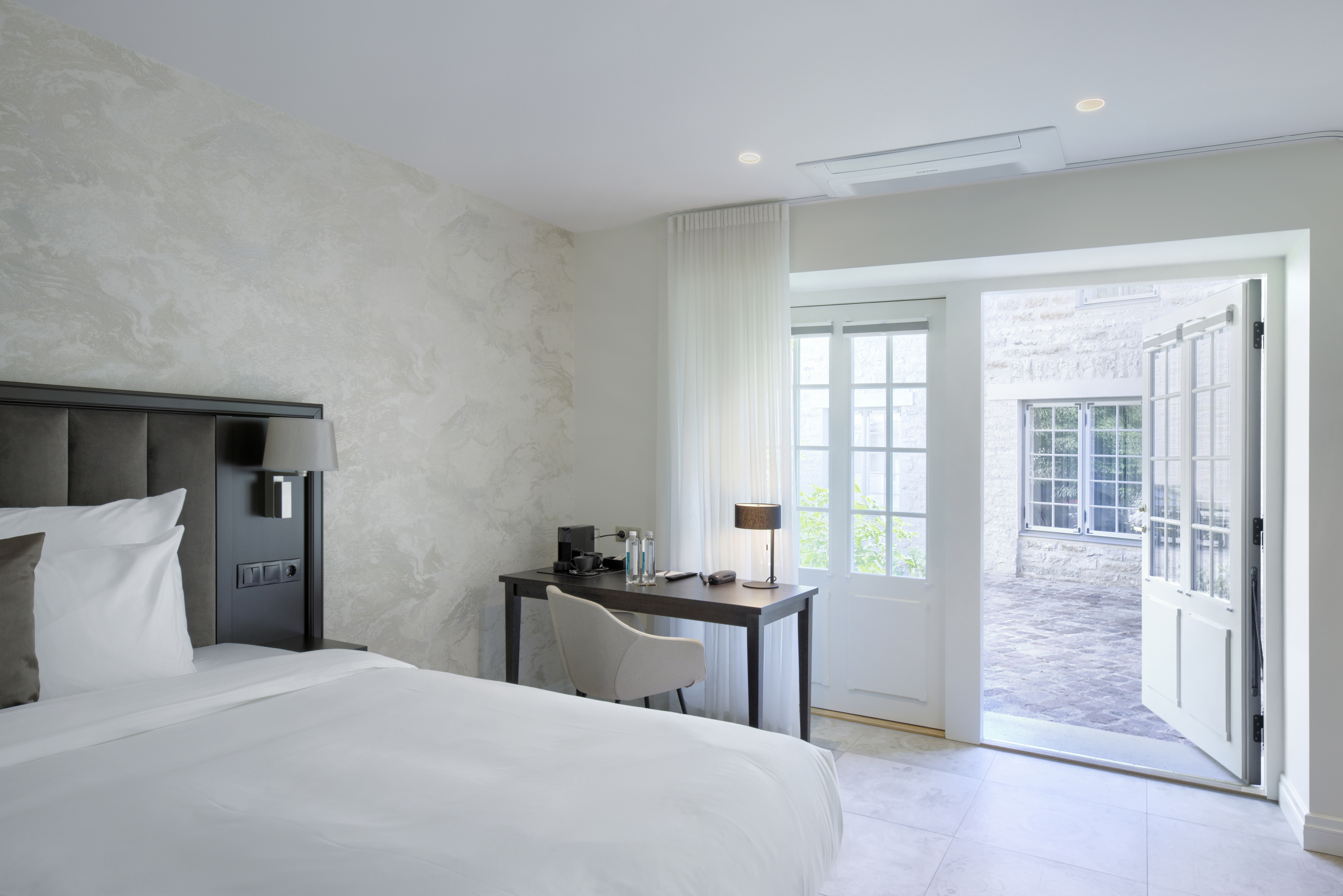 Garden, Courtyard, Twin Beds