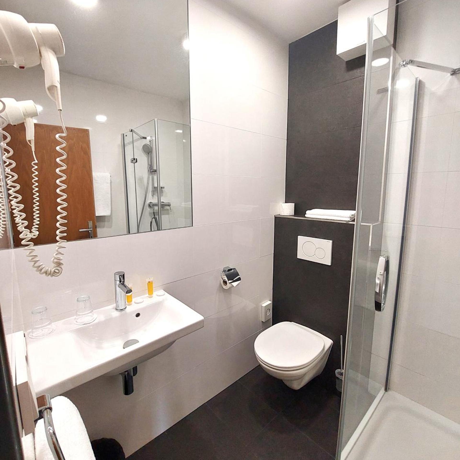 Hotel Avion 44/51