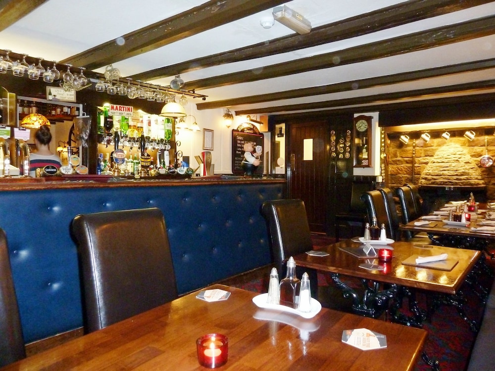 Blacksmiths Arms Inn 2/53