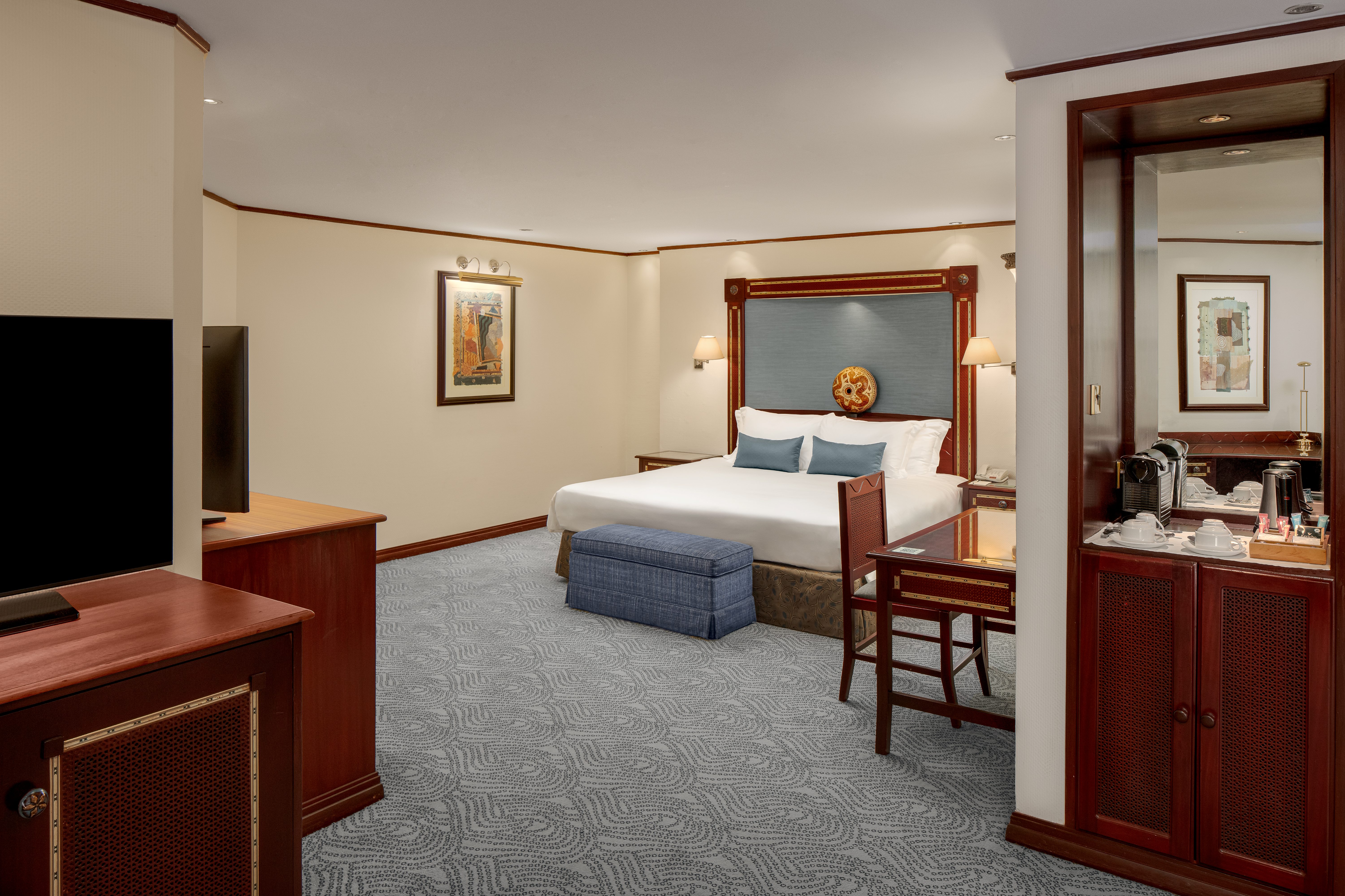 Junior Suite, Single