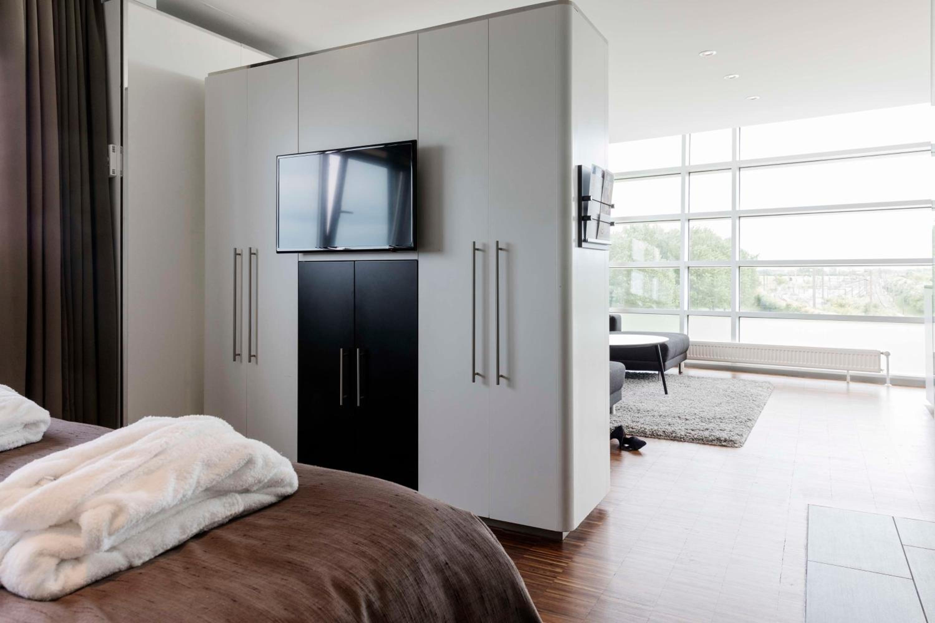 Junior Suite, Queen Bed, Sofa