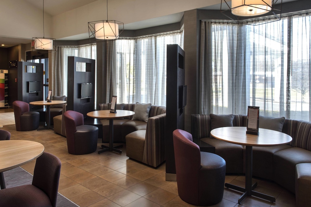 Courtyard By Marriott Poughkeepsie 21/32