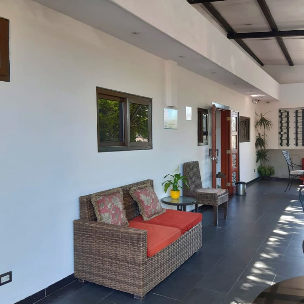VILLA FLORENCIA ZONA ROSA 50/71