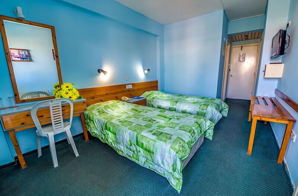 San Remo Hotel 22/38