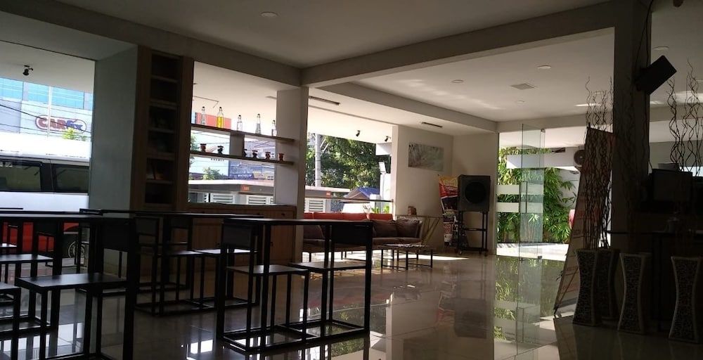 Hotel Sonic Airport Semarang 15/21