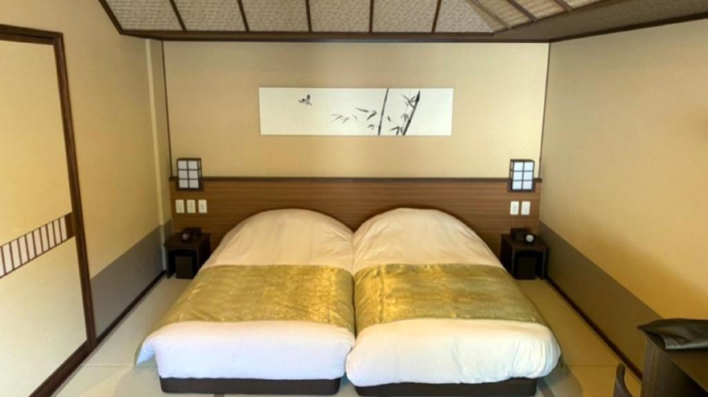 Hollywood, Twin Beds, Tatami