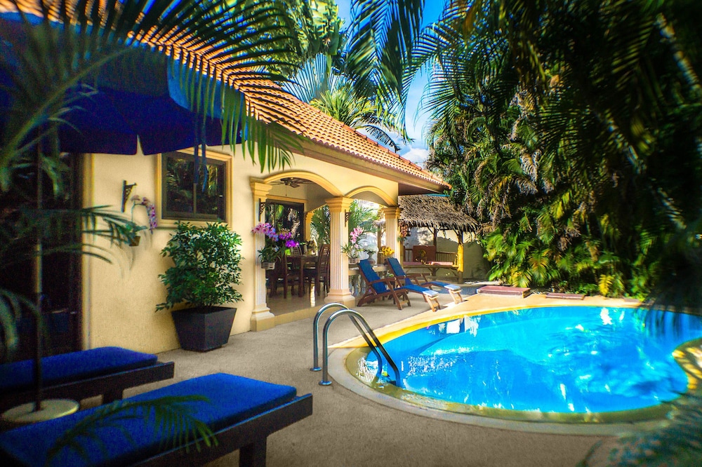 Coconut Paradise Villas 40/50