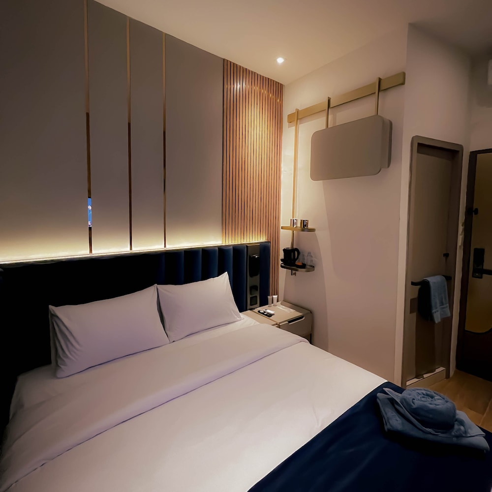 SUPERIOR, DOUBLE BED