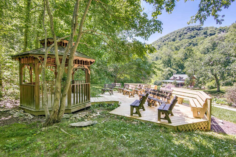 Butterfly Hollow Bed and Breakfast 26/32