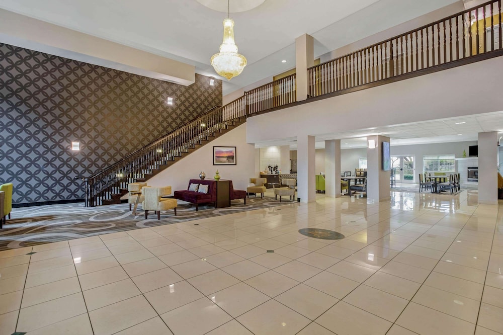 La Quinta Inn & Suites by Wyndham Modesto Salida 9/46
