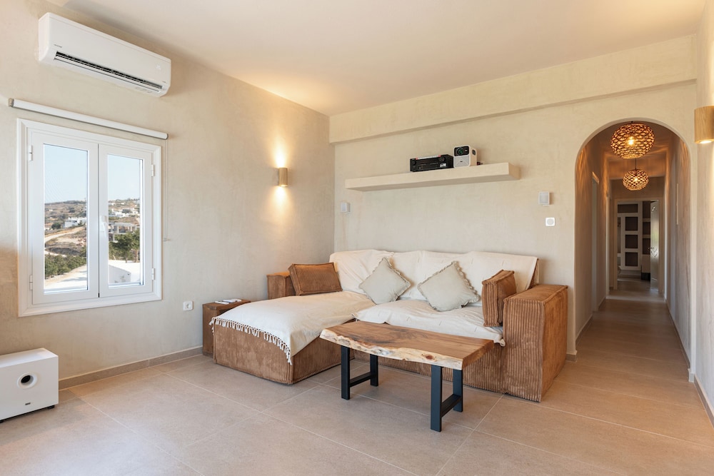 Krios Luxury Suites 14/50