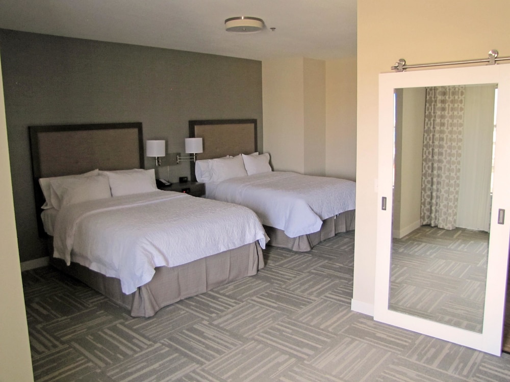 Hampton Inn McPherson KS 22/56