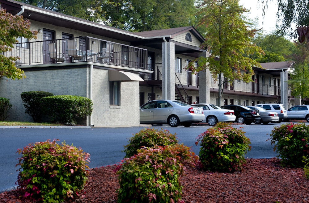Affordable Corporate Suites - Roanoke 42/50