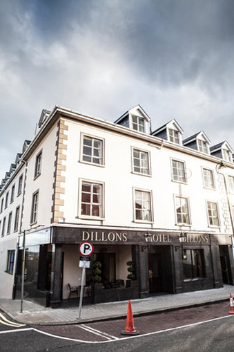 Dillons Hotel 33/33