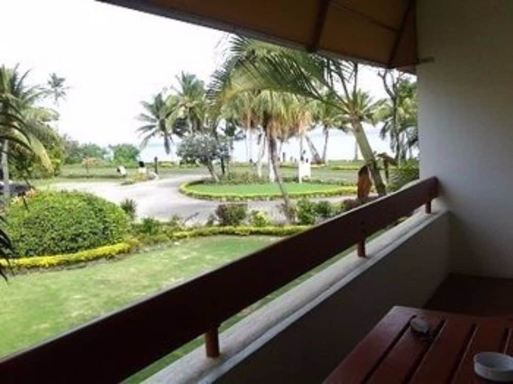 Bedarra Beach Inn 31/35