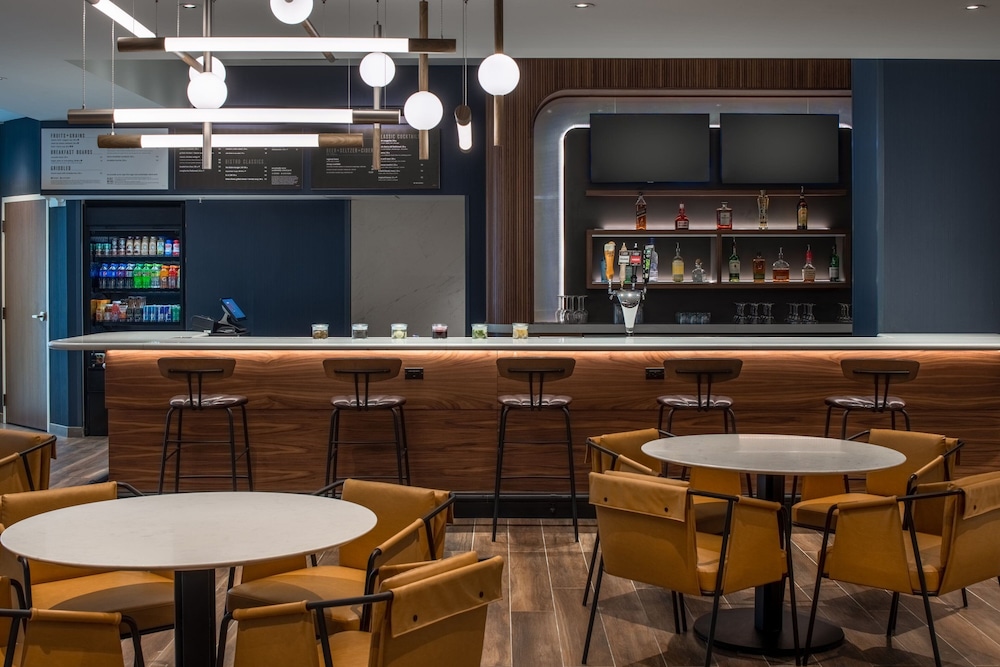 Courtyard by Marriott Olympia 20/32